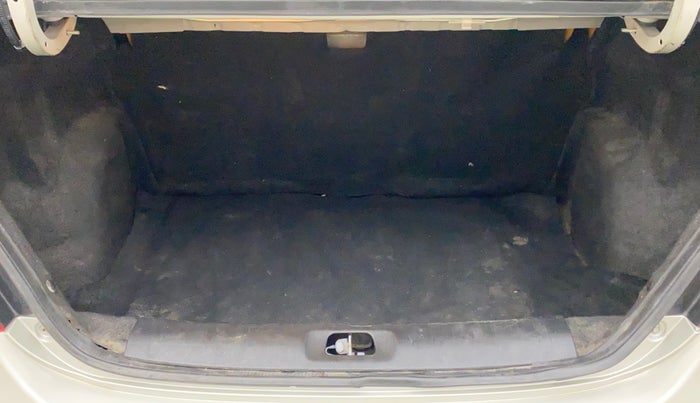 2014 Maruti Swift Dzire VXI, Petrol, Manual, 95,725 km, Boot Inside