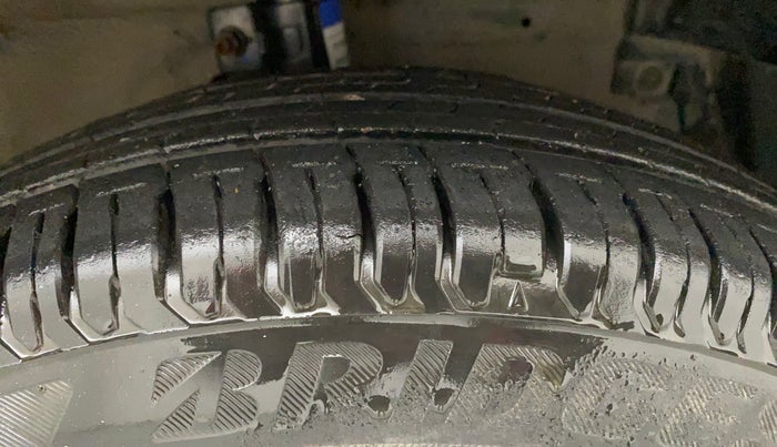 2014 Maruti Swift Dzire VXI, Petrol, Manual, 95,725 km, Right Front Tyre Tread