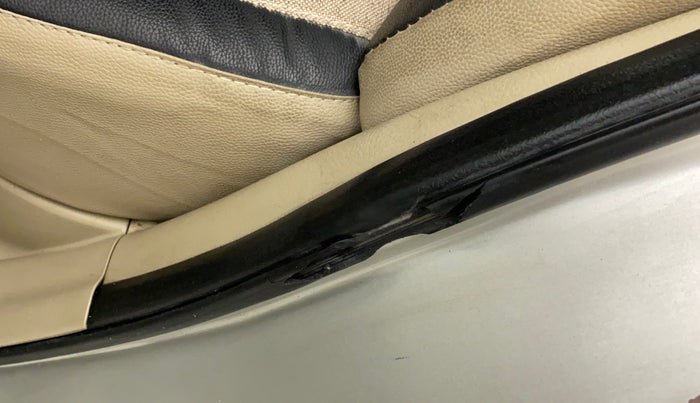 2014 Maruti Swift Dzire VXI, Petrol, Manual, 95,725 km, Rear left door - Beading has minor damage