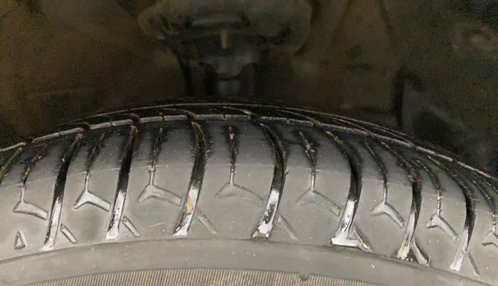 2020 Hyundai AURA S 1.2 CNG, CNG, Manual, 57,287 km, Right Front Tyre Tread