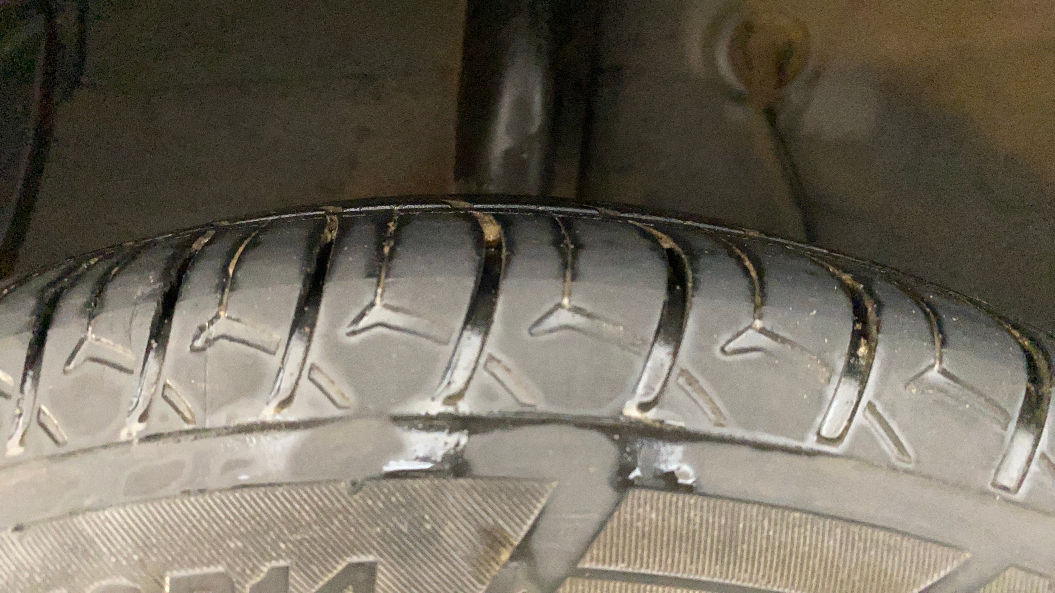 camera-Right-Rear-Tyre-Tread