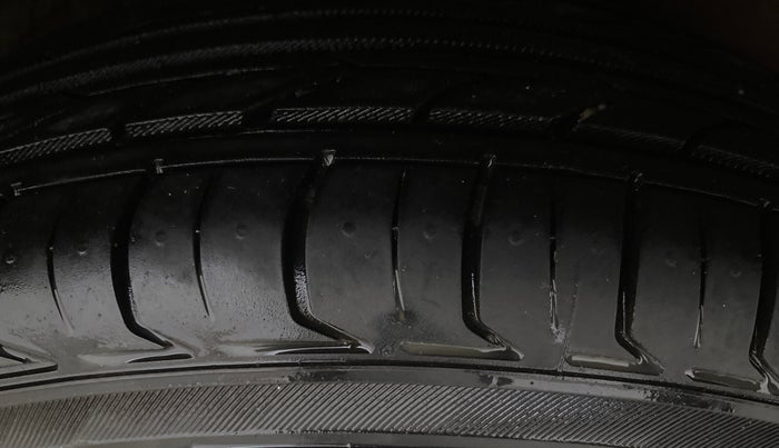 2013 Hyundai Grand i10 MAGNA 1.2 KAPPA VTVT, Petrol, Manual, 42,889 km, Left Rear Tyre Tread