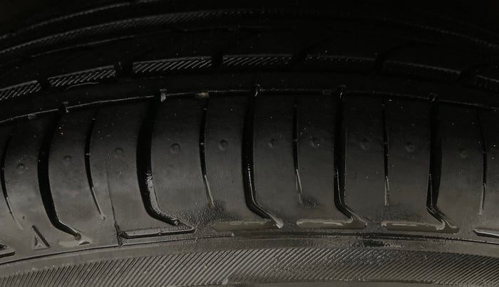 2013 Hyundai Grand i10 MAGNA 1.2 KAPPA VTVT, Petrol, Manual, 42,889 km, Right Rear Tyre Tread