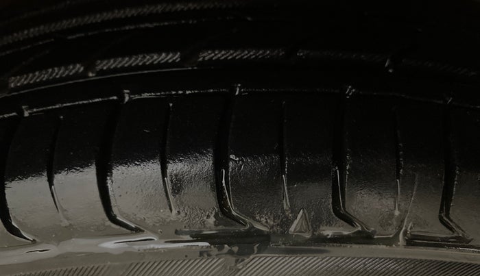 2013 Hyundai Grand i10 MAGNA 1.2 KAPPA VTVT, Petrol, Manual, 42,889 km, Right Front Tyre Tread