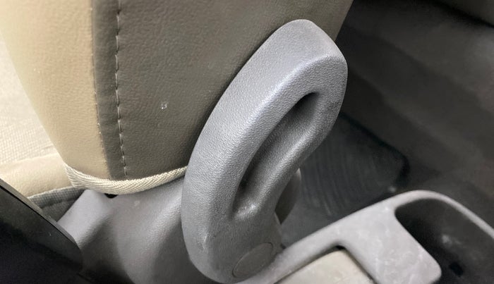 2013 Hyundai Grand i10 MAGNA 1.2 KAPPA VTVT, Petrol, Manual, 42,889 km, Driver Side Adjustment Panel