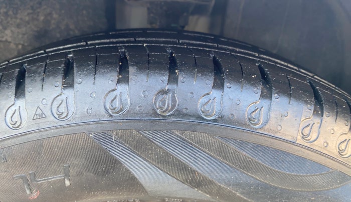 2020 Datsun Redi Go T(O) 1.0, Petrol, Manual, 22,120 km, Right Front Tyre Tread