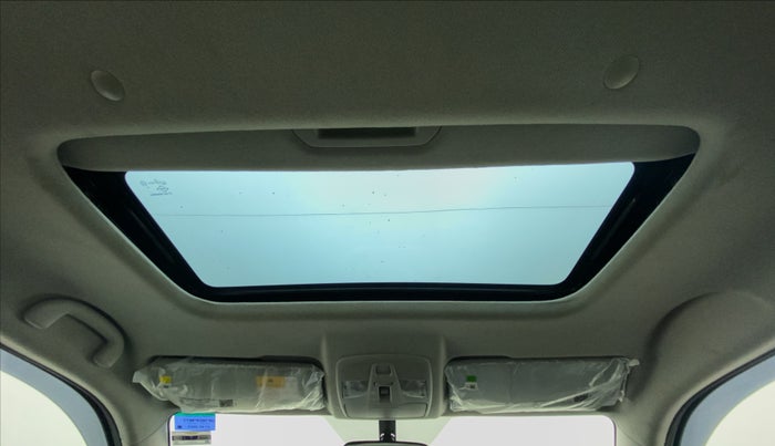 2023 Maruti BREZZA ZXI SMART HYBRID , Petrol, Manual, 12,465 km, Moonroof/ Sunroof