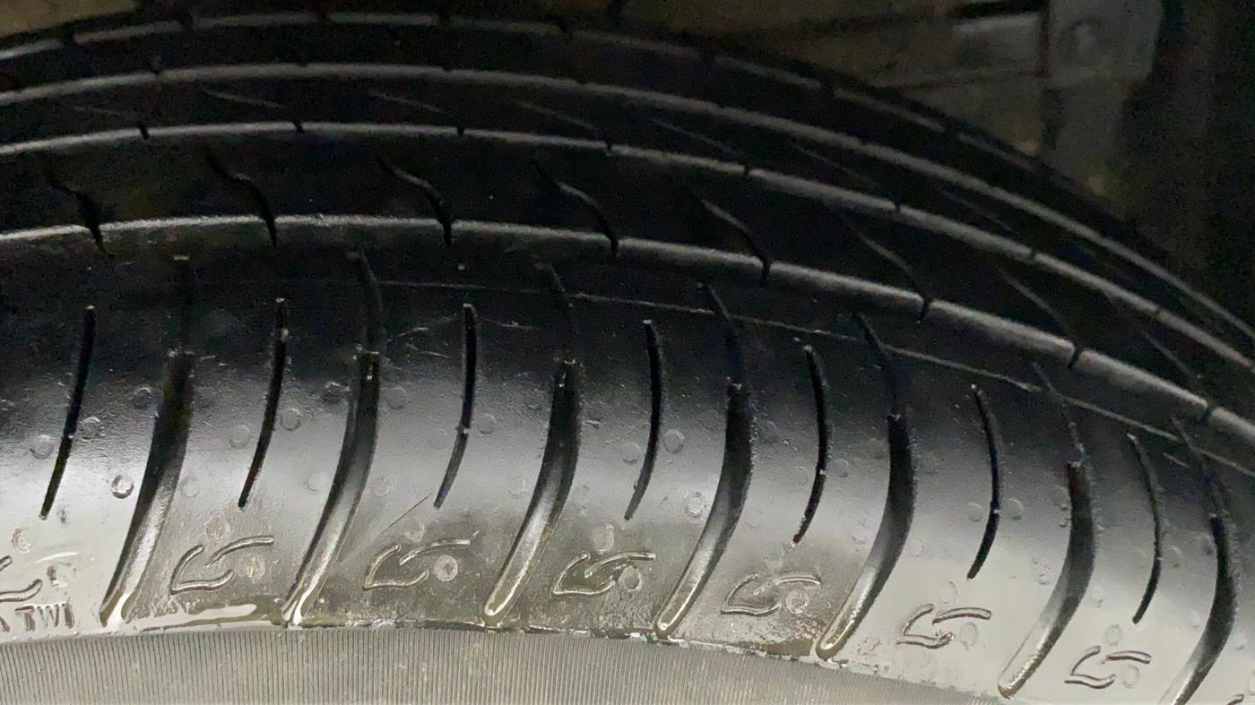 2023 Maruti BREZZA ZXI SMART HYBRID , Petrol, Manual, 12,465 km, Right Front Tyre Tread