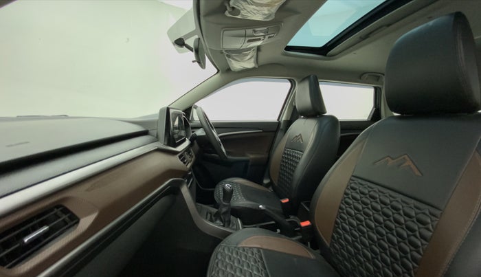 2023 Maruti BREZZA ZXI SMART HYBRID , Petrol, Manual, 12,465 km, Right Side Front Door Cabin