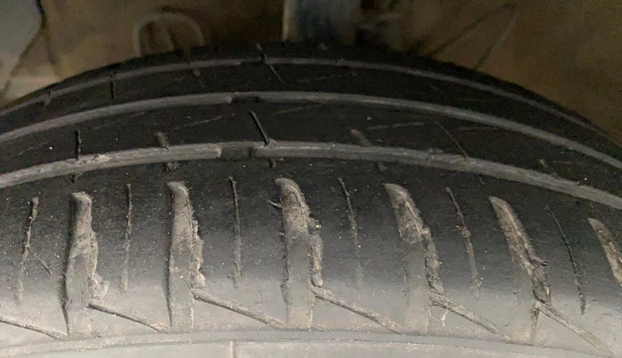 2021 Hyundai NEW SANTRO SPORTZ EXECUTIVE MT CNG, CNG, Manual, 41,054 km, Left Front Tyre Tread