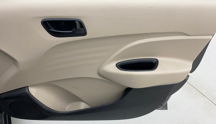 2021 Hyundai NEW SANTRO SPORTZ EXECUTIVE MT CNG, CNG, Manual, 41,054 km, Driver Side Door Panels Control