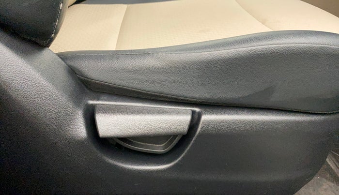 2021 Hyundai NEW SANTRO SPORTZ EXECUTIVE MT CNG, CNG, Manual, 41,054 km, Driver Side Adjustment Panel