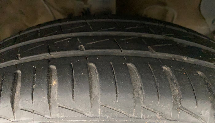 2021 Hyundai NEW SANTRO SPORTZ EXECUTIVE MT CNG, CNG, Manual, 41,054 km, Right Front Tyre Tread