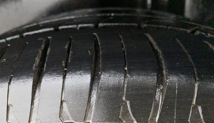 2010 Volkswagen Polo HIGHLINE1.2L, Petrol, Manual, 75,633 km, Left Rear Tyre Tread