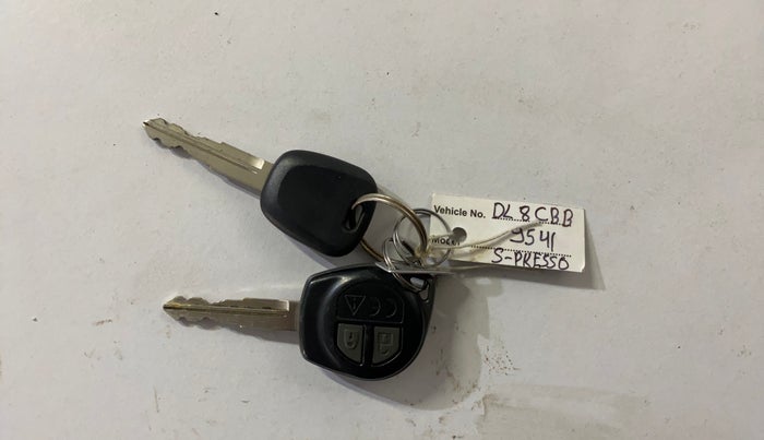 2021 Maruti S PRESSO VXI PLUS AMT, Petrol, Automatic, 35,149 km, Key Close Up