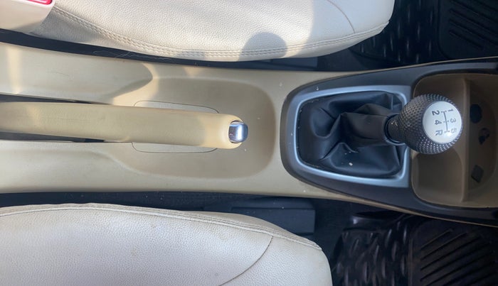 2013 Honda City 1.5L I-VTEC S MT, Petrol, Manual, 75,609 km, Gear Lever