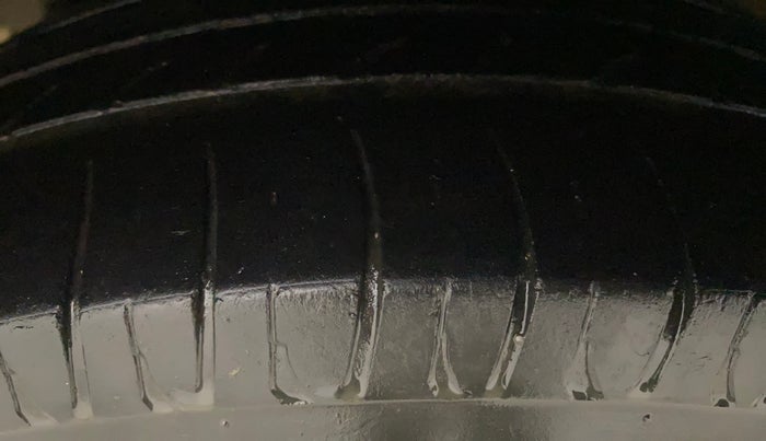 2015 Hyundai Xcent S 1.2, Petrol, Manual, 81,037 km, Right Rear Tyre Tread