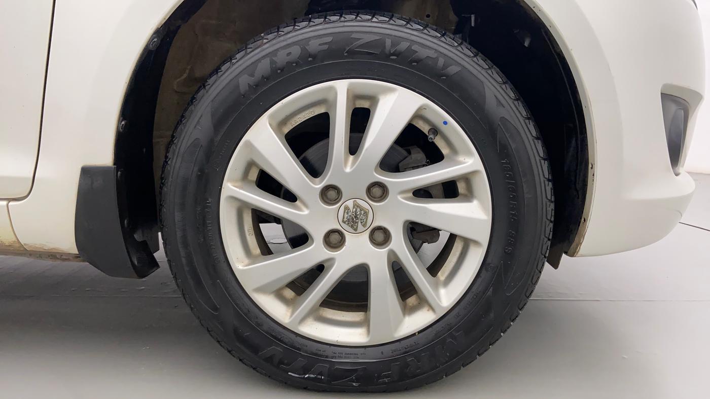 2014 Maruti Swift ZXI D, Petrol, Manual, 18,865 km, Right Front Wheel