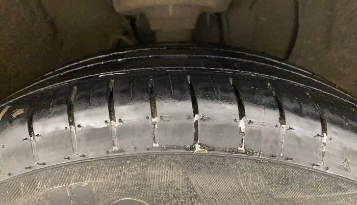 2019 Hyundai Elite i20 MAGNA PLUS 1.2, Petrol, Manual, 67,495 km, Right Front Tyre Tread