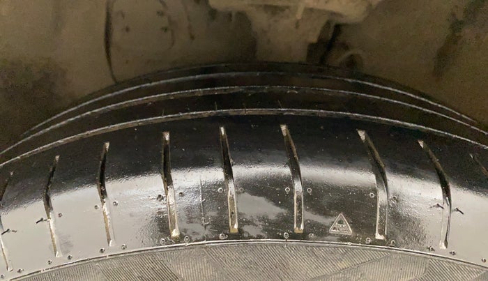 2019 Hyundai Elite i20 MAGNA PLUS 1.2, Petrol, Manual, 67,495 km, Left Front Tyre Tread