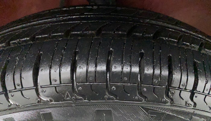 2012 Maruti Alto LXI, Petrol, Manual, 5,635 km, Right Front Tyre Tread