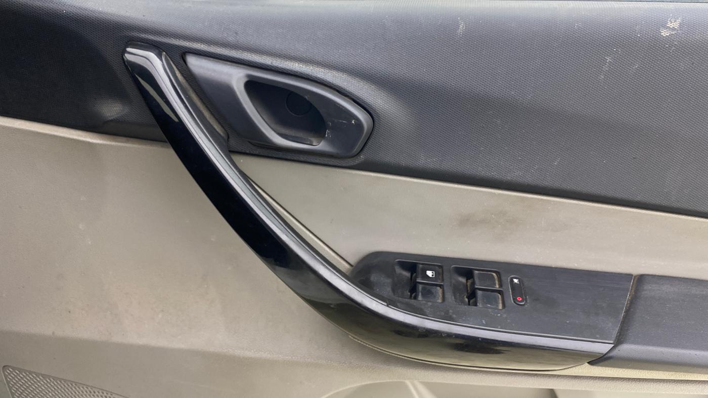 2019 Tata Tiago XZ PETROL, Petrol, Manual, 95,629 km, Driver Side Door Panels Control
