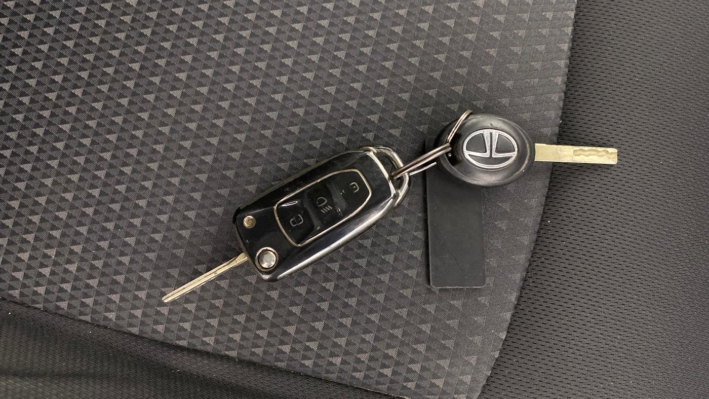 2019 Tata Tiago XZ PETROL, Petrol, Manual, 95,629 km, Key Close Up