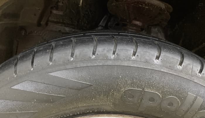 2015 Maruti Celerio VXI CNG, CNG, Manual, 59,551 km, Left Front Tyre Tread