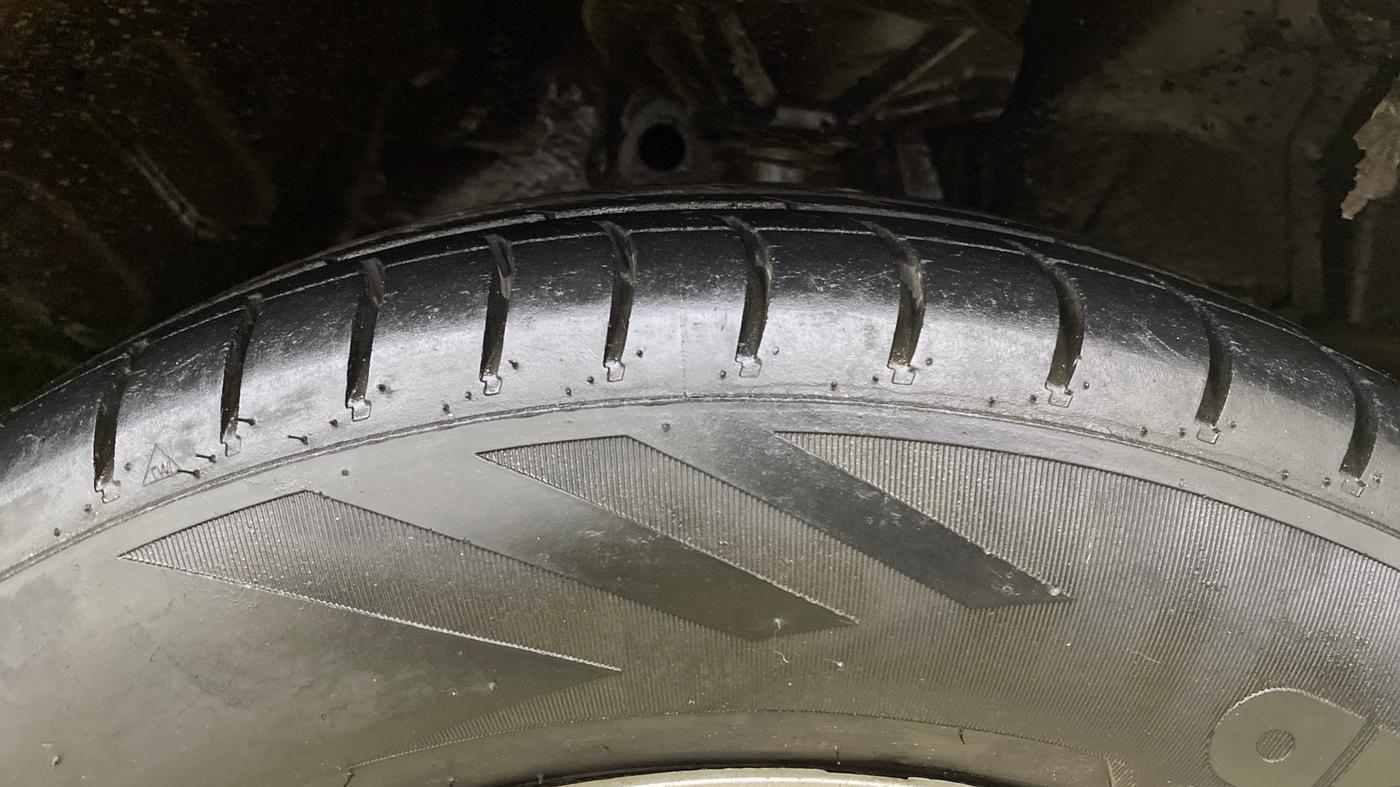 2015 Maruti Celerio VXI CNG, CNG, Manual, 59,551 km, Right Front Tyre Tread