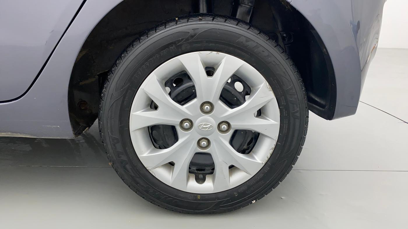 2016 Hyundai Grand i10 Magna 1.2 AT  VTVT, Petrol, Automatic, 40,053 km, Left Rear Wheel