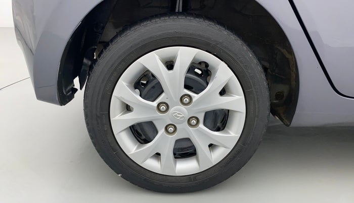 2016 Hyundai Grand i10 Magna 1.2 AT  VTVT, Petrol, Automatic, 40,053 km, Right Rear Wheel
