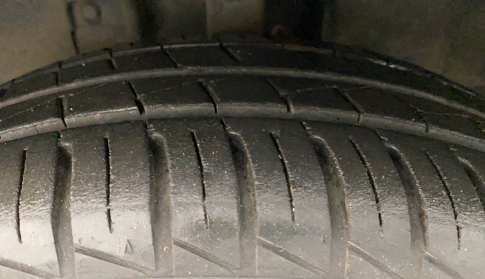 2021 Datsun Redi Go T(O) 1.0 AMT, Petrol, Automatic, 8,466 km, Left Front Tyre Tread