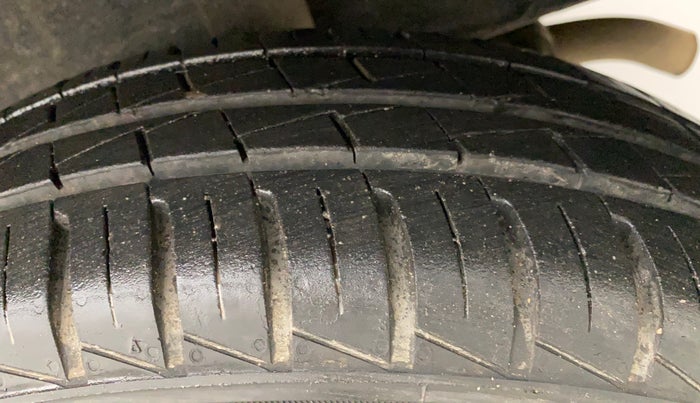 2021 Datsun Redi Go T(O) 1.0 AMT, Petrol, Automatic, 8,466 km, Left Rear Tyre Tread