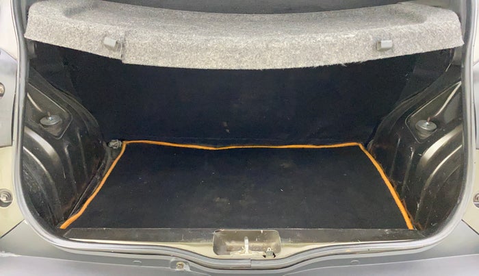 2018 Renault Kwid RXT 1.0 (O), Petrol, Manual, 23,709 km, Boot Inside