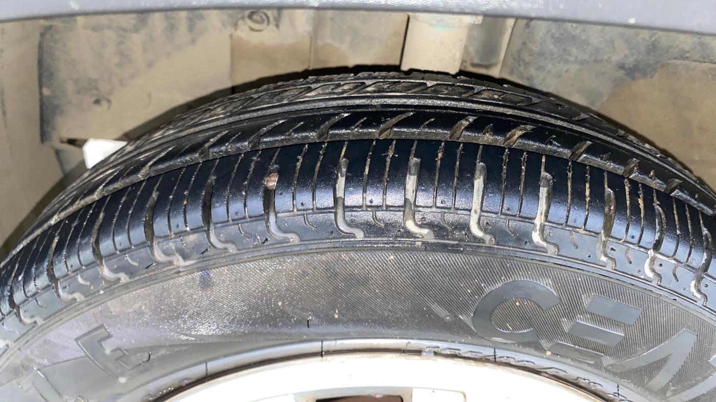 2018 Renault Kwid RXT 1.0 (O), Petrol, Manual, 23,709 km, Left Front Tyre Tread
