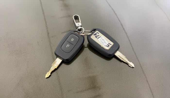 2018 Renault Kwid RXT 1.0 (O), Petrol, Manual, 23,709 km, Key Close Up