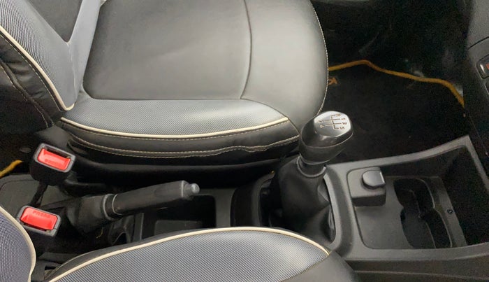 2018 Renault Kwid RXT 1.0 (O), Petrol, Manual, 23,709 km, Gear Lever
