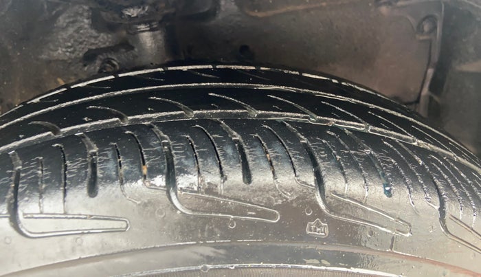 2015 Maruti Celerio VXI, Petrol, Manual, 59,581 km, Right Front Tyre Tread