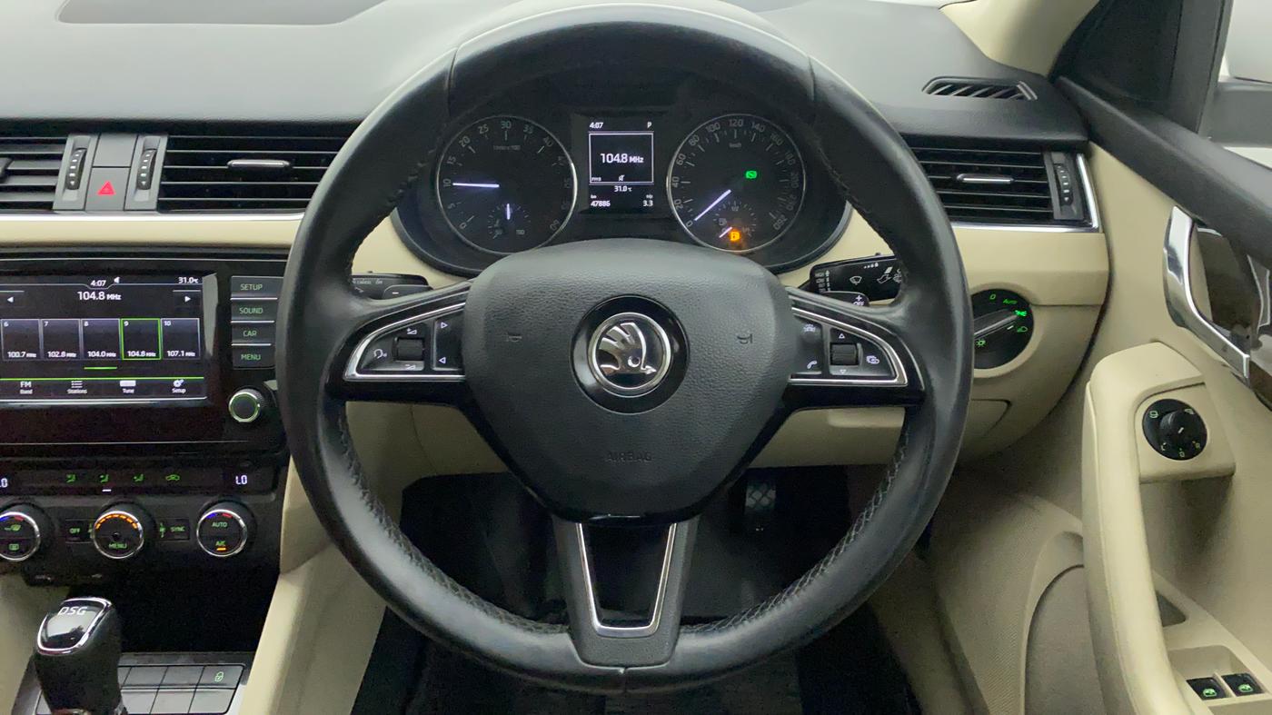 2016 Skoda Octavia 2.0 TDI CR STYLE PLUS AT, Diesel, Automatic, 48,045 km, Steering Wheel Close Up