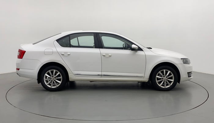 2016 Skoda Octavia 2.0 TDI CR STYLE PLUS AT, Diesel, Automatic, 48,045 km, Right Side