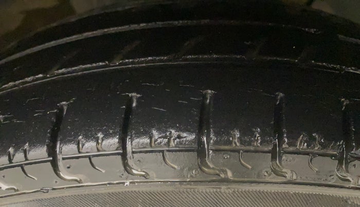 2017 Renault Kwid RXT 1.0, Petrol, Manual, 41,182 km, Right Front Tyre Tread