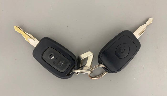 2017 Renault Kwid RXT 1.0, Petrol, Manual, 41,182 km, Key Close Up