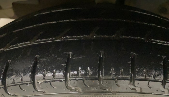 2017 Renault Kwid RXT 1.0, Petrol, Manual, 41,182 km, Left Front Tyre Tread