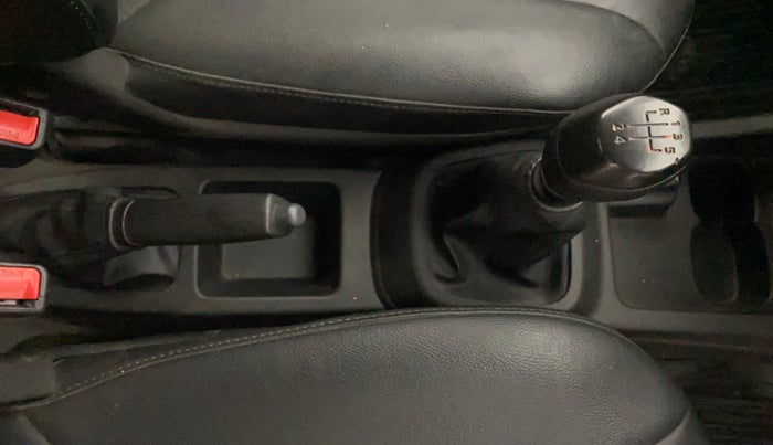 2017 Renault Kwid RXT 1.0, Petrol, Manual, 41,182 km, Gear Lever