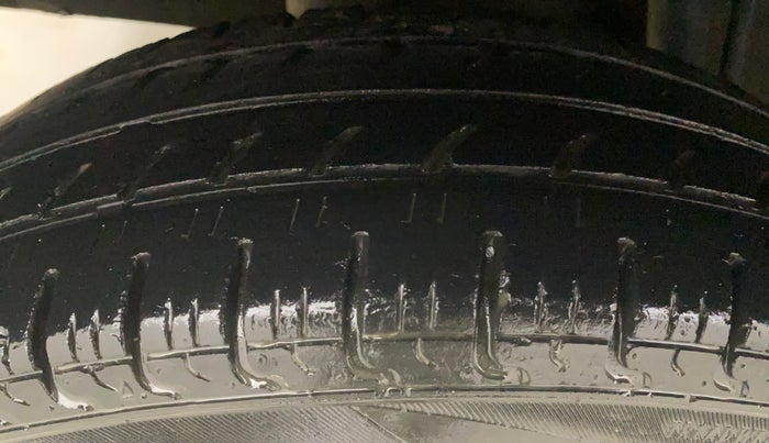 2017 Renault Kwid RXT 1.0, Petrol, Manual, 41,182 km, Right Rear Tyre Tread