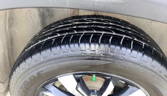 2020 MG HECTOR SHARP 1.5 DCT PETROL, Petrol, Automatic, 63,826 km, Right Rear Tyre Tread