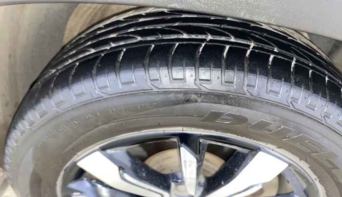 2020 MG HECTOR SHARP 1.5 DCT PETROL, Petrol, Automatic, 63,826 km, Right Front Tyre Tread