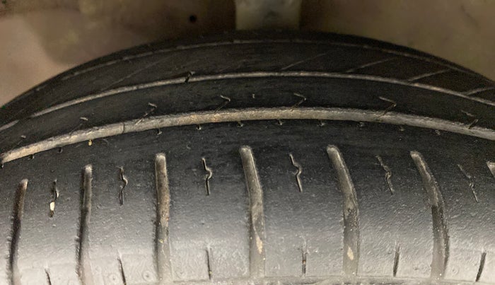 2011 Hyundai Santro Xing GL, Petrol, Manual, 83,915 km, Left Front Tyre Tread