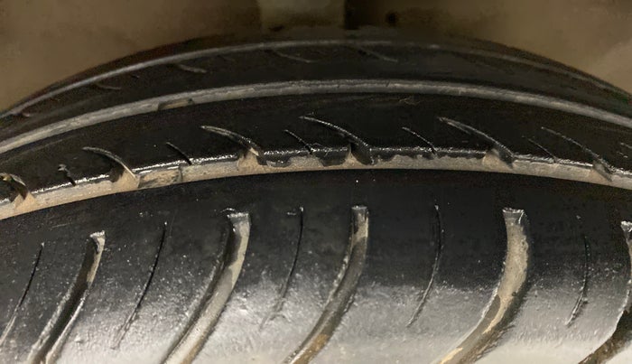 2011 Hyundai Santro Xing GL, Petrol, Manual, 83,915 km, Right Front Tyre Tread