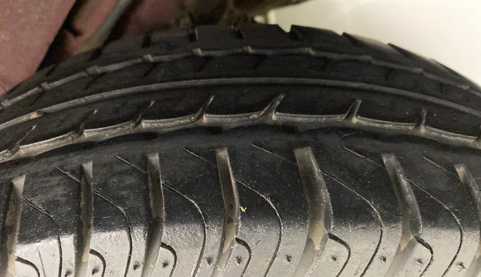 2011 Hyundai Santro Xing GL, Petrol, Manual, 83,915 km, Left Rear Tyre Tread